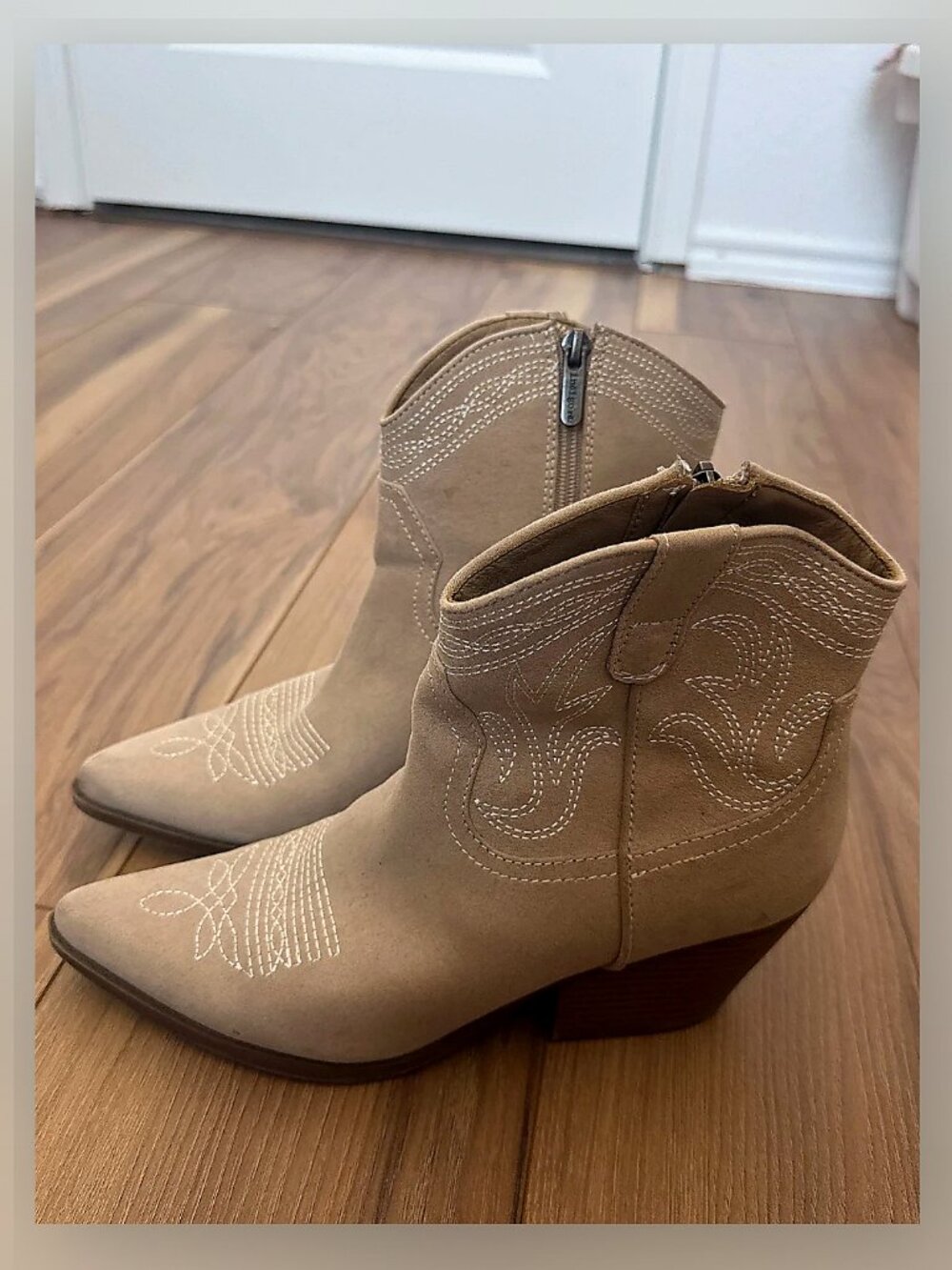 Cowboy boots - Picture 2 of 6